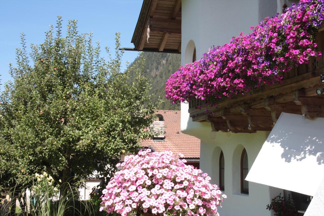 Aparthotel Vronis Waldhaus Adults Only Mayrhofen Exteriér fotografie